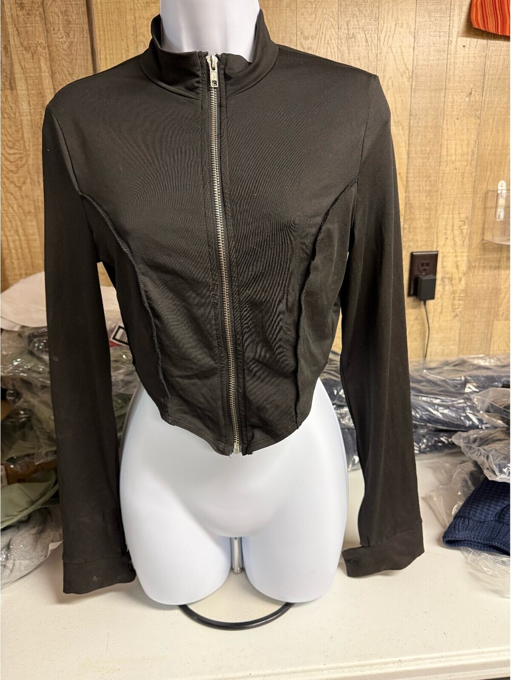 Black Long Sleeve Zip-Up Cropped Jacket Large
